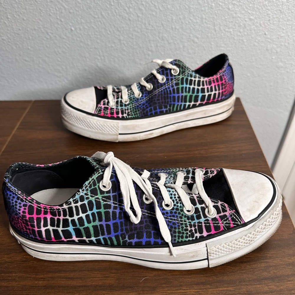 Converse Women's Digital Daze Platform Low top. Women’s 9